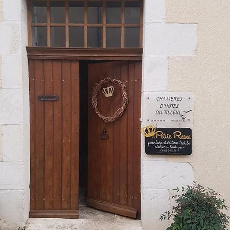 Chambres D'Hotes Du Tilleul Nanteuil-en-Vallée Esterno foto